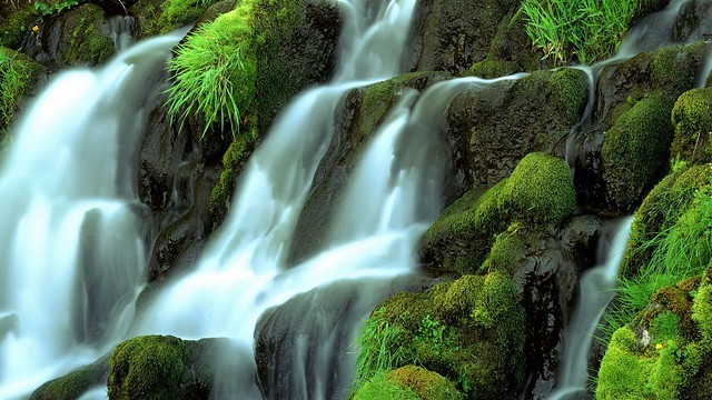 Desktop wallpaper waterfall